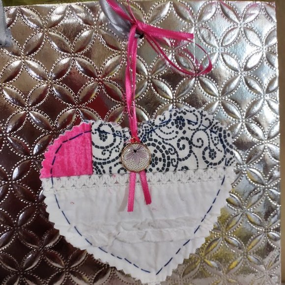 HANDCRAFTED GIFT TAGS - Picture 2 of 3